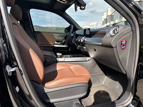 Mercedes-Benz GLB 2023