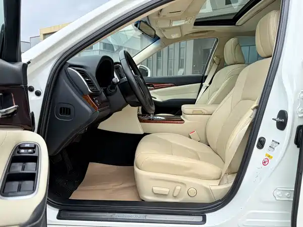 Toyota Crown 2016