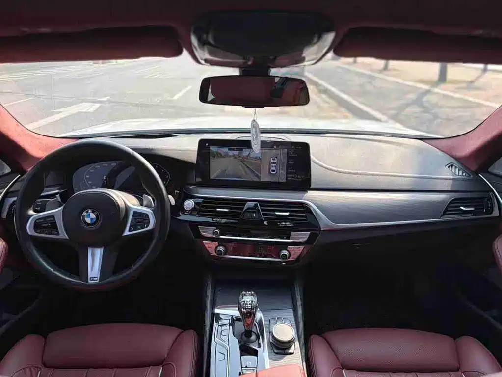 BMW 5 Series 2020 — фото 17