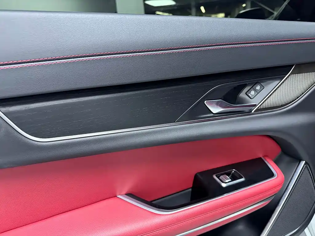Jaguar XFL 2023 — фото 13