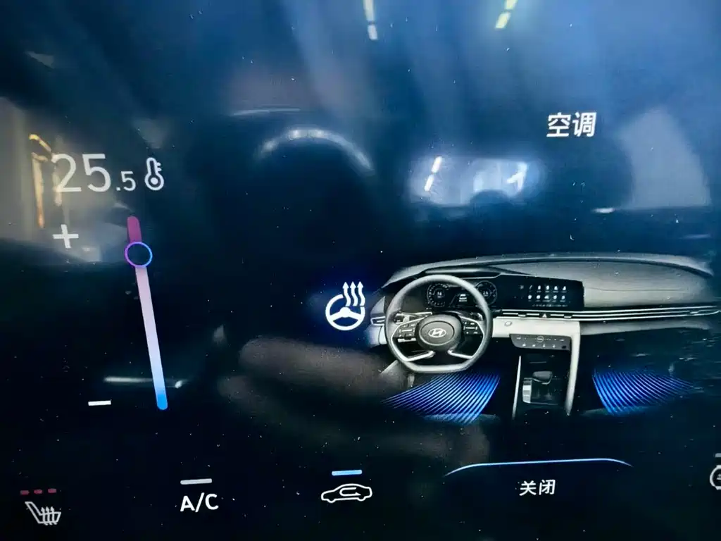 Hyundai Elantra 2021 — фото 12
