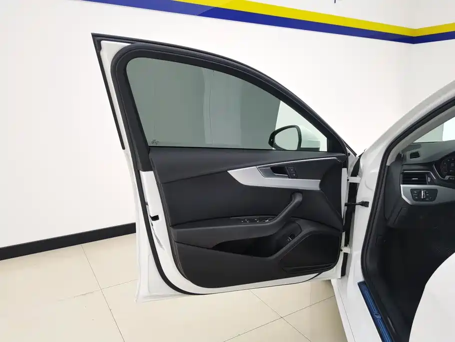 Audi A4L 2020