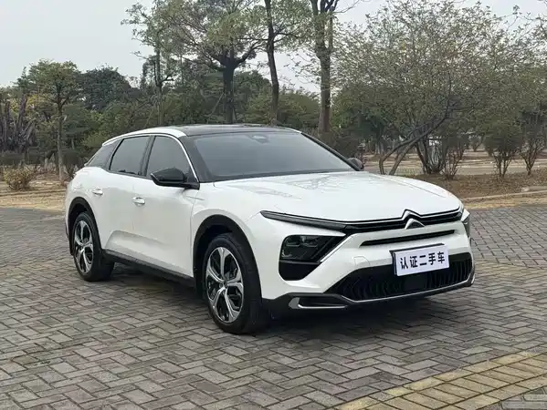 Citroën Versailles C5 X 2023