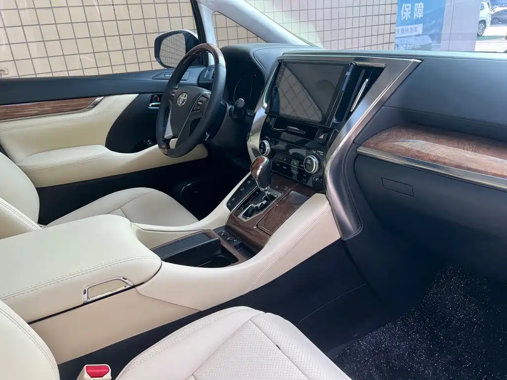 Toyota Alphard 2020 — фото 9