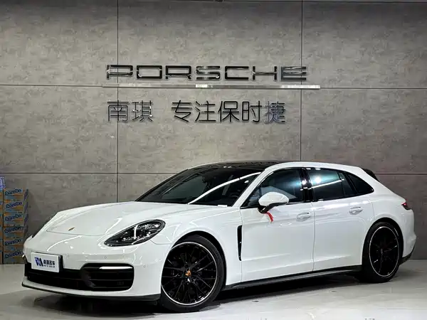 Porsche Panamera 2022