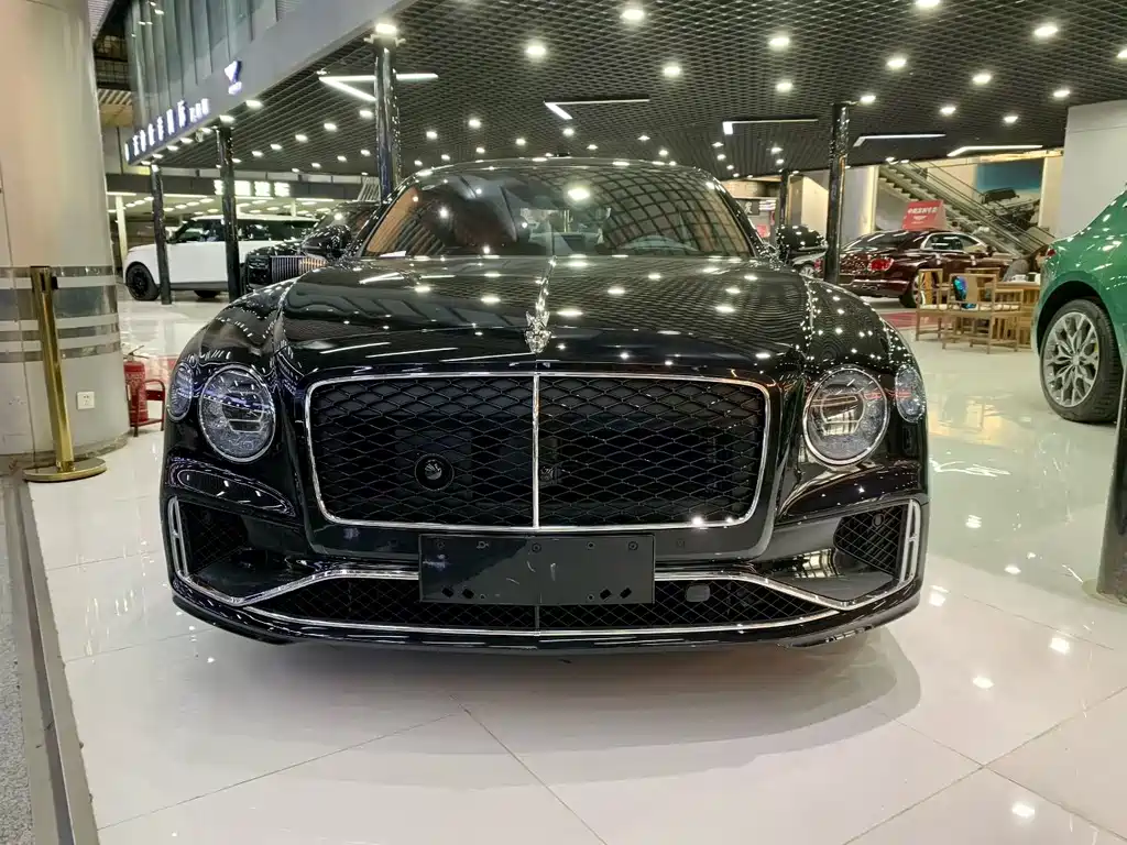 Bentley Flying Spur PHEV — фото 1
