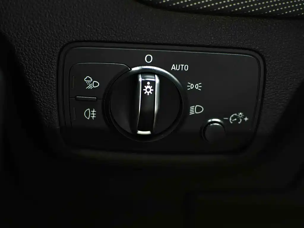Audi Q2L 2021 — фото 10