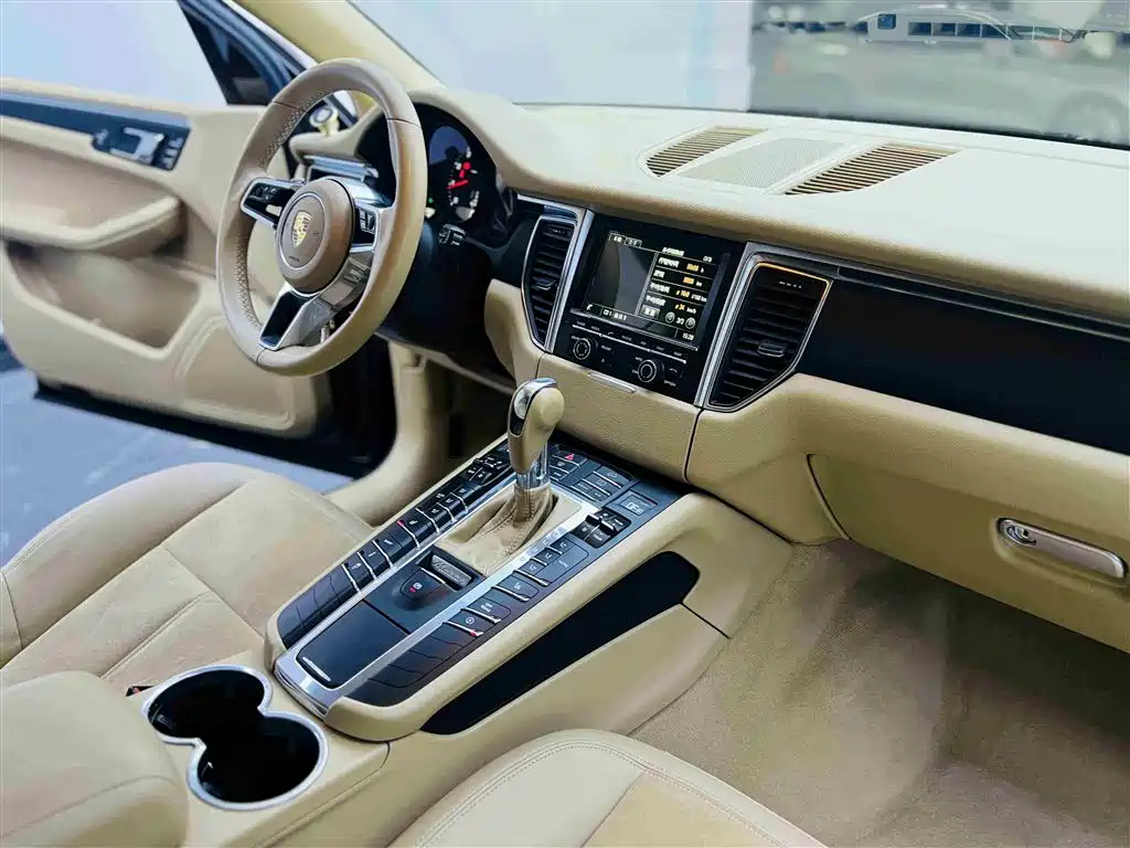 Porsche Macan 2016 — фото 10