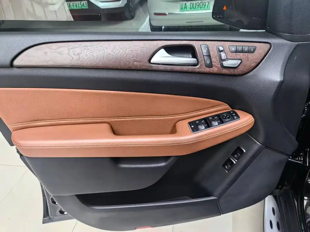 Mercedes-Benz GLS 2019 — фото 25