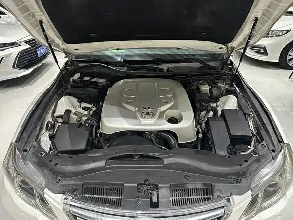 Toyota Reiz 2012