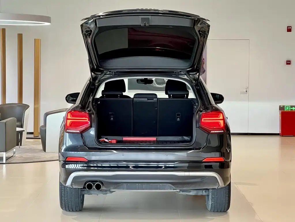 Audi Q2L 2019 — фото 15