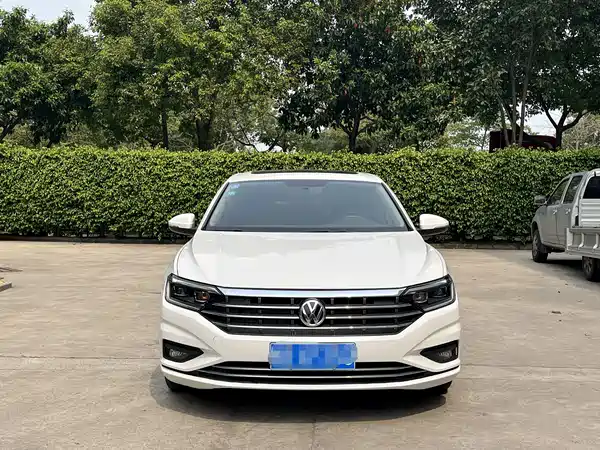 Volkswagen Sagitar 2020
