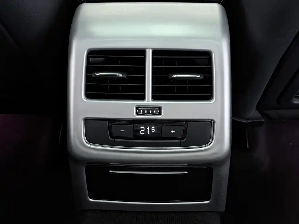 Audi A4L 2020 — фото 28