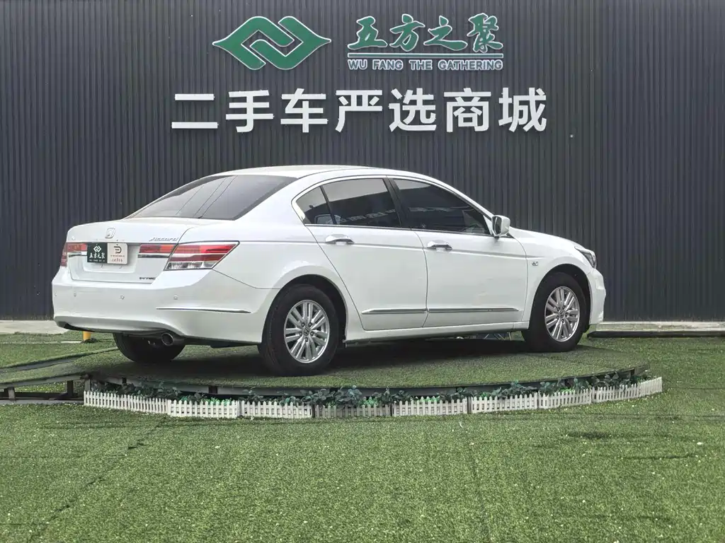 Honda Accord 2013 — фото 18