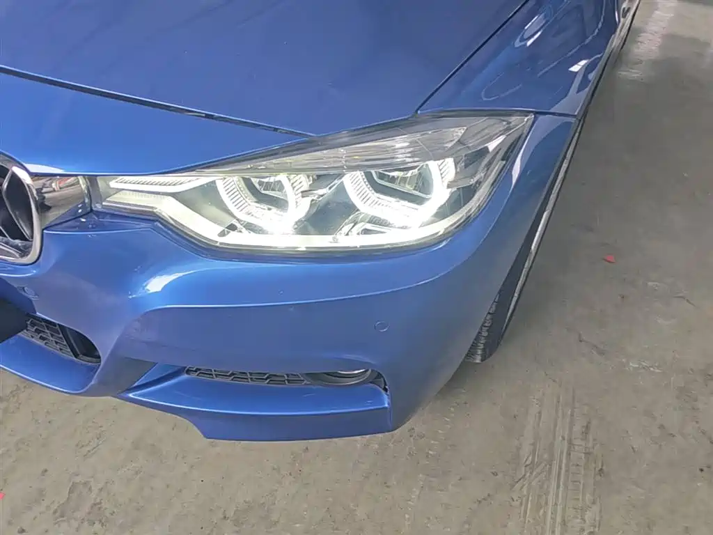 BMW 3 Series 2019 — фото 18