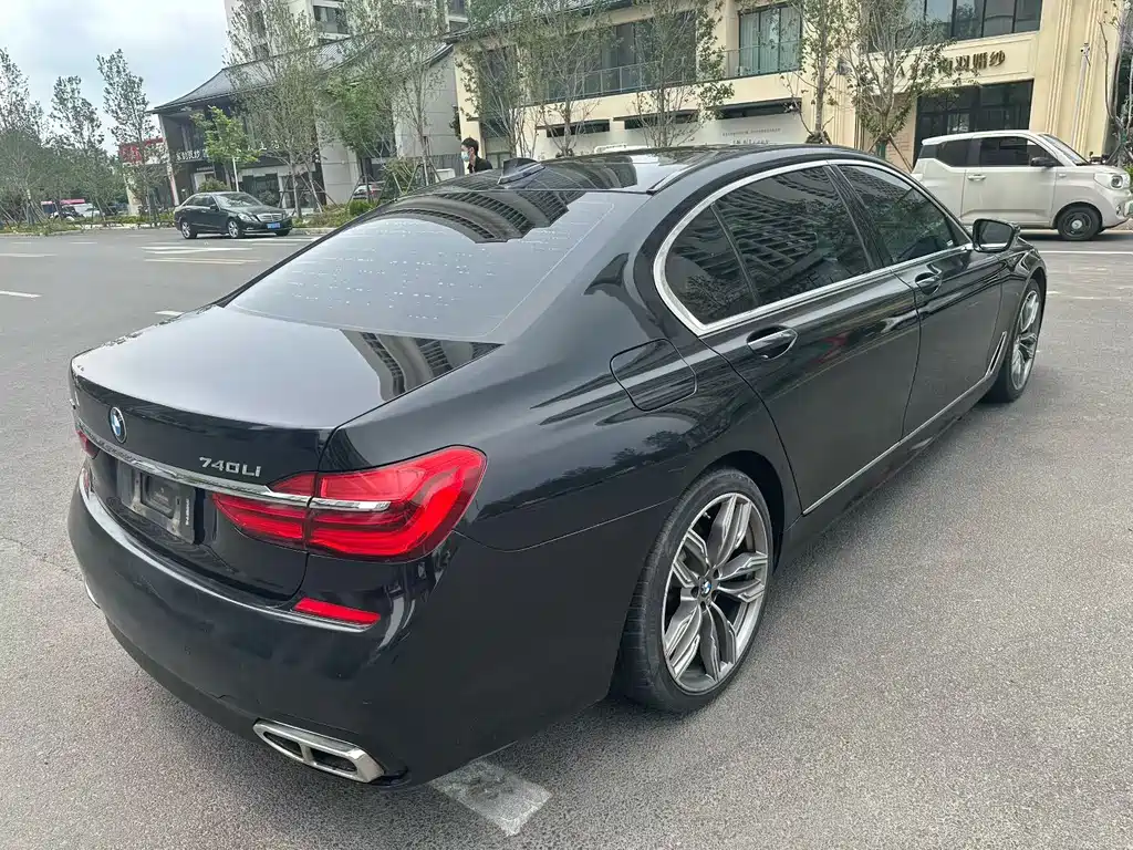 BMW 7 Series 2018 — фото 8