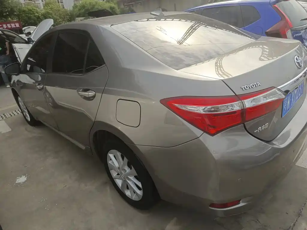 Toyota Corolla 2015 — фото 10