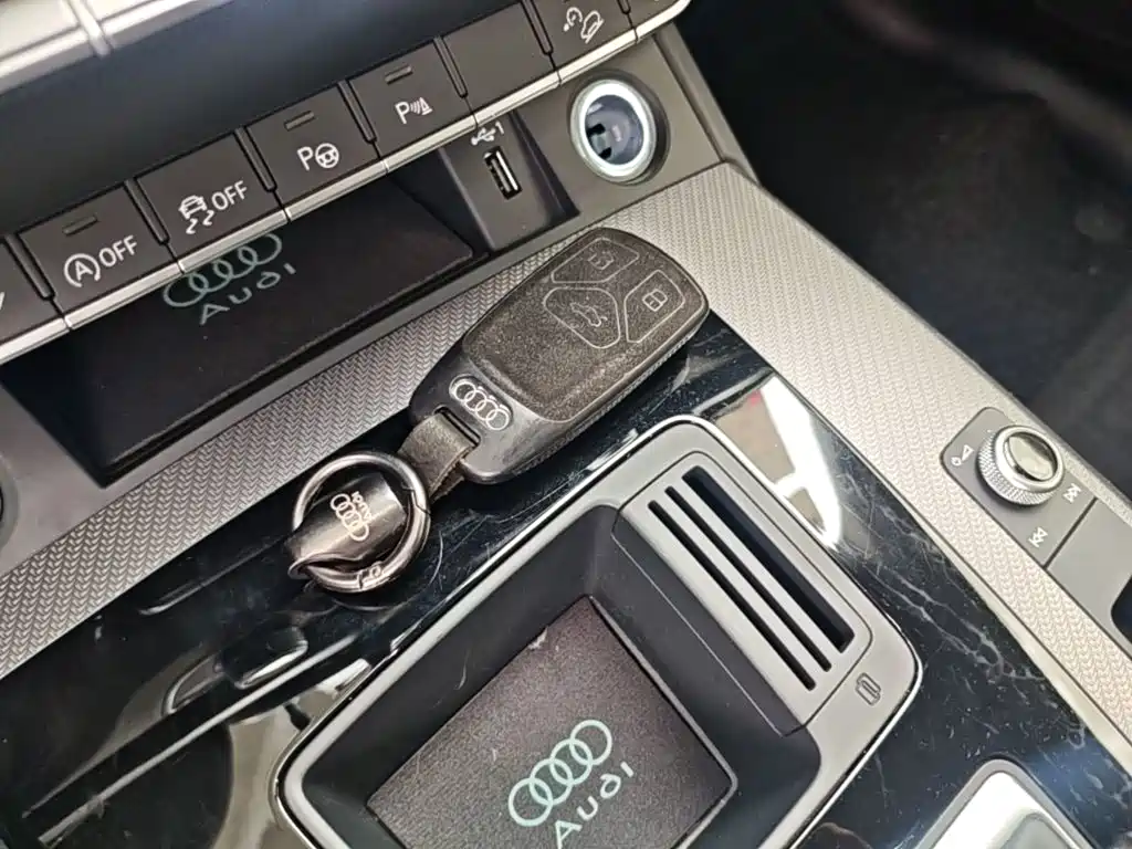 Audi Q5L 2022 — фото 9
