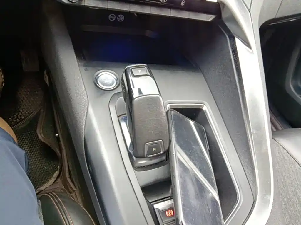 Peugeot 5008 2018 — фото 14
