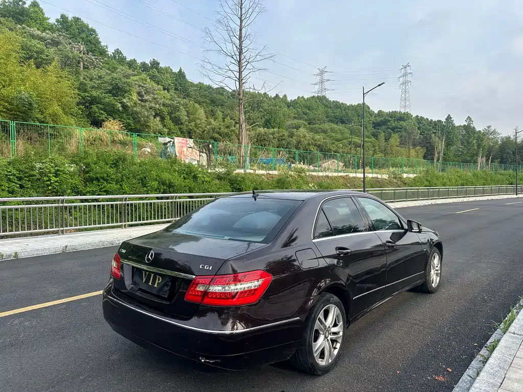 Mercedes-Benz E-Class 2010