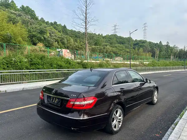 Mercedes-Benz E-Class 2010