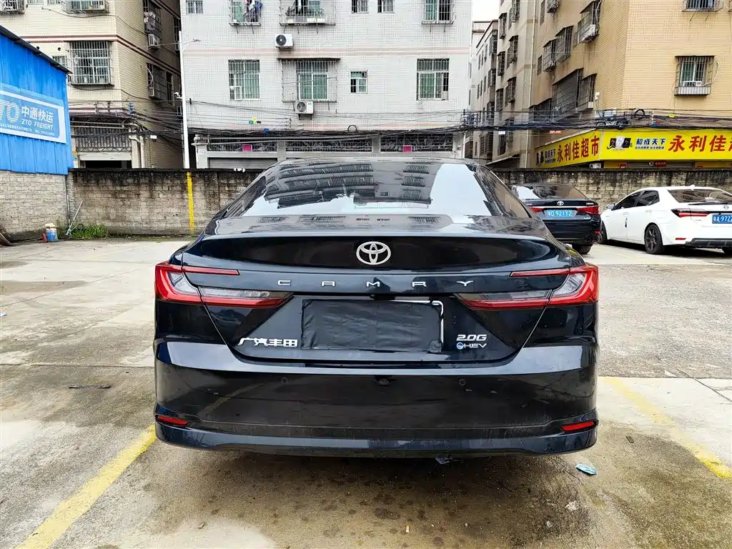 Toyota Camry 2025 — фото 8
