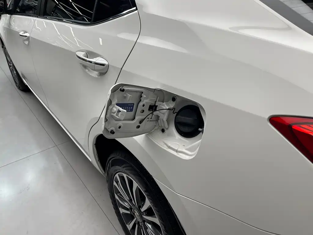 Toyota Corolla 2018 — фото 30