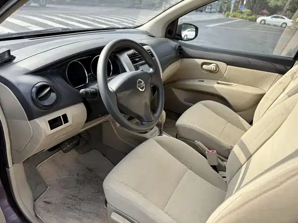 Nissan Livina 2013