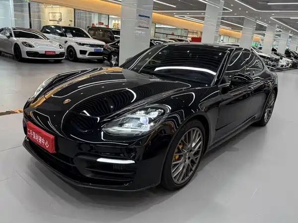 Porsche Panamera 2022