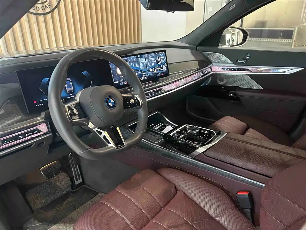 BMW i7 2024 — фото 8