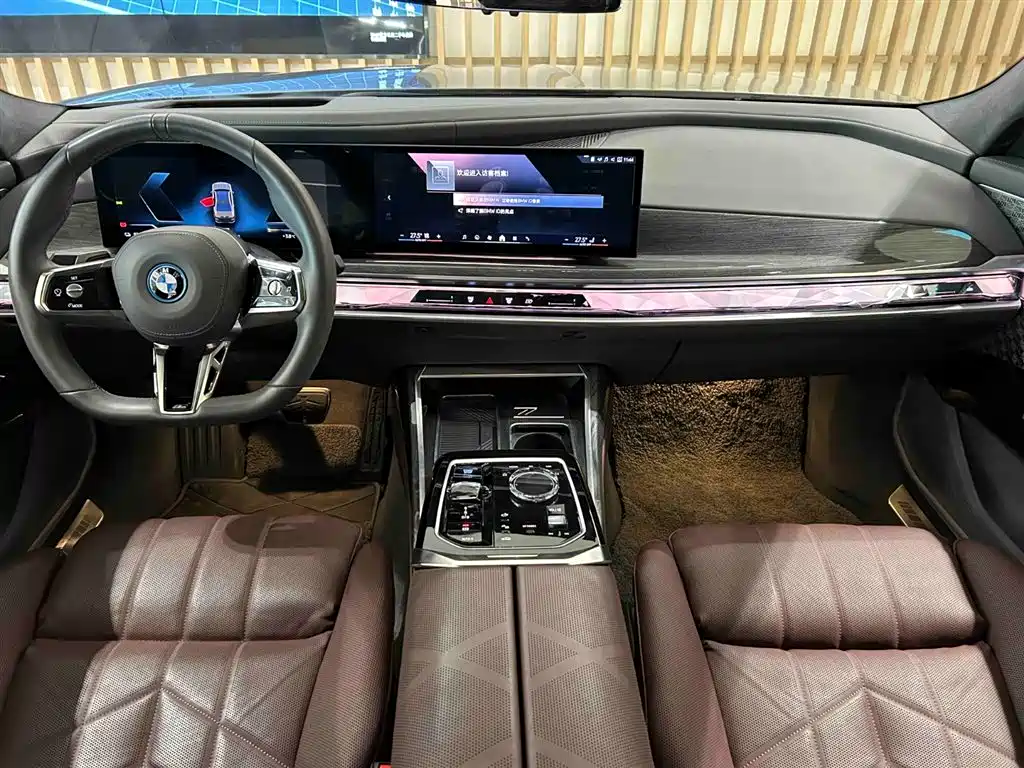 BMW i7 2024 — фото 11