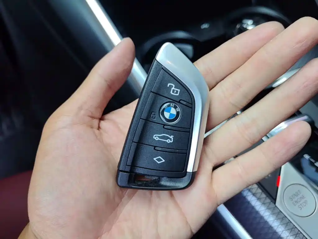 BMW 3 Series 2025 — фото 15