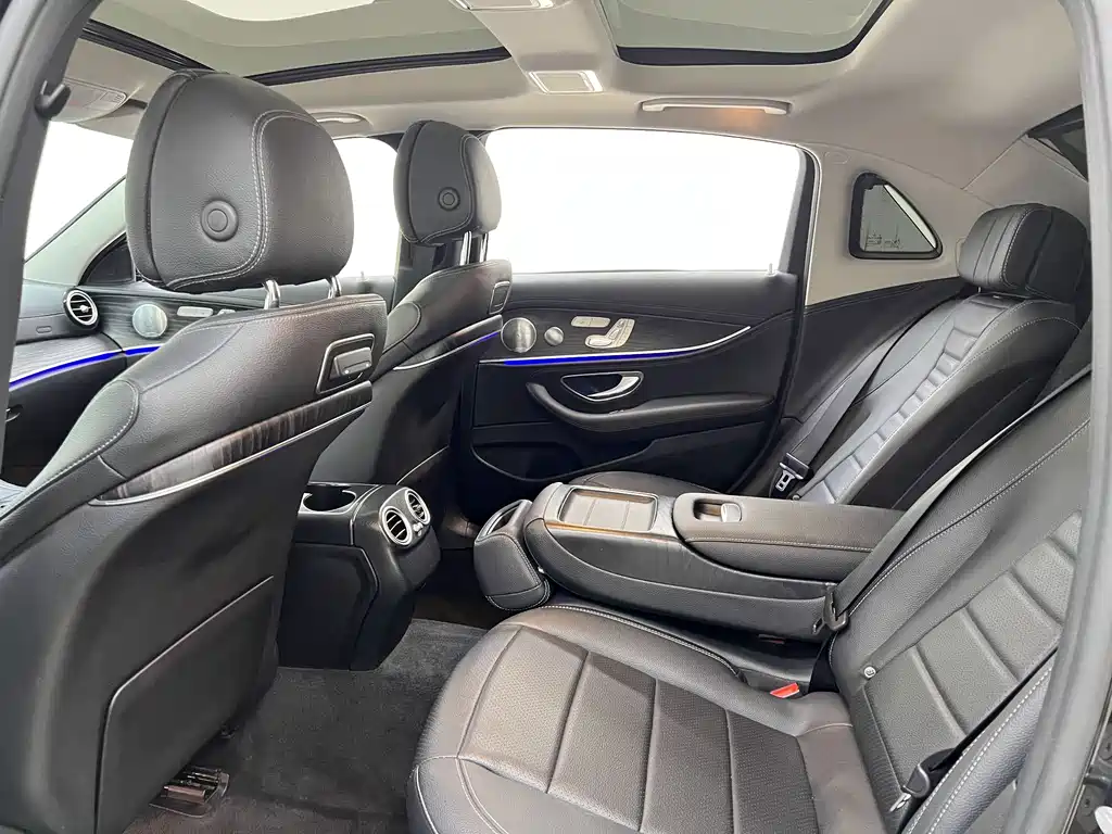 Mercedes-Benz E-Class 2020 — фото 16