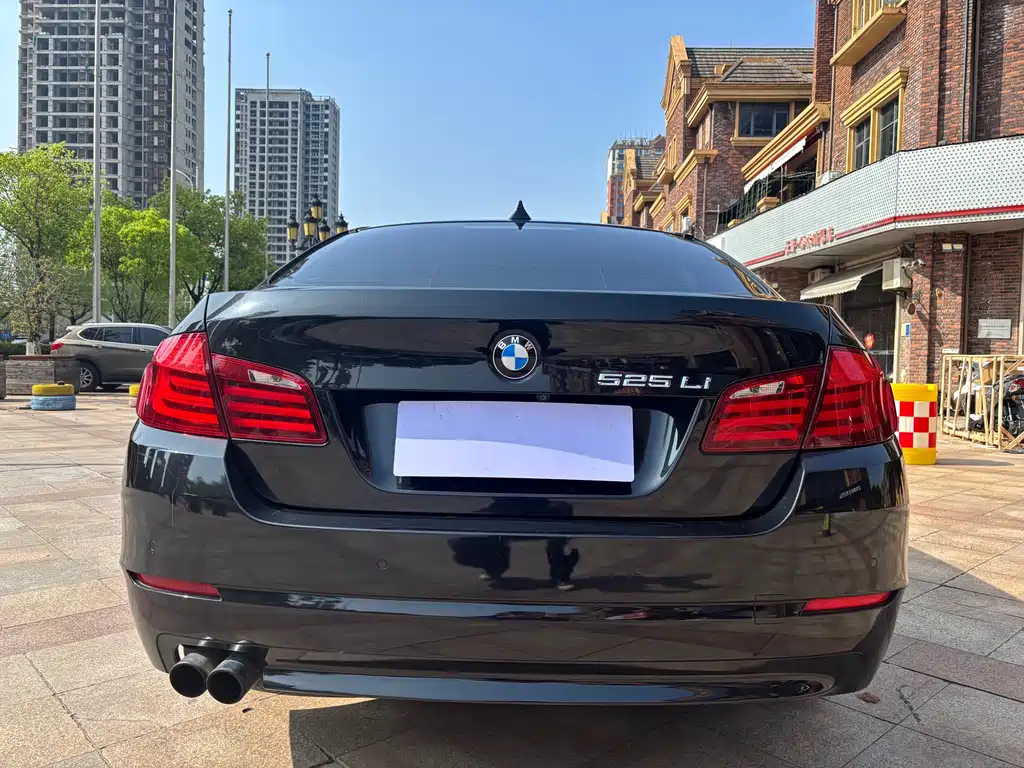 BMW 5 Series 2013 — фото 22