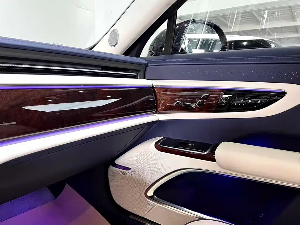 Hongqi Guoya 2025 — фото 30