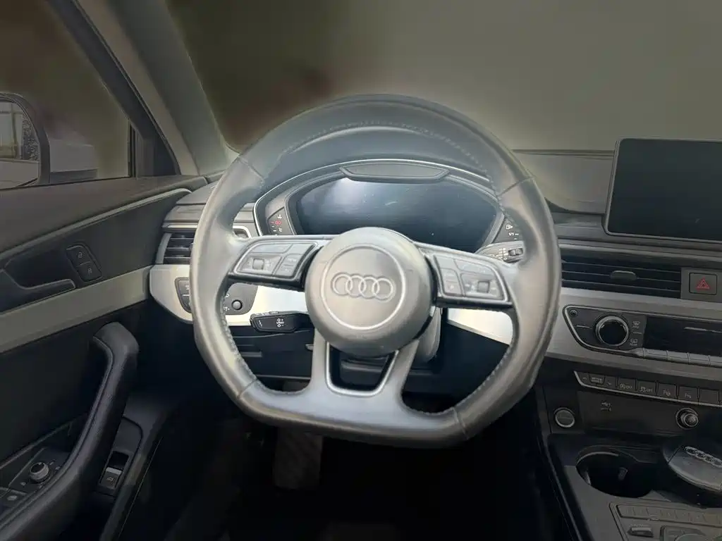 Audi A4L 2018 — фото 14