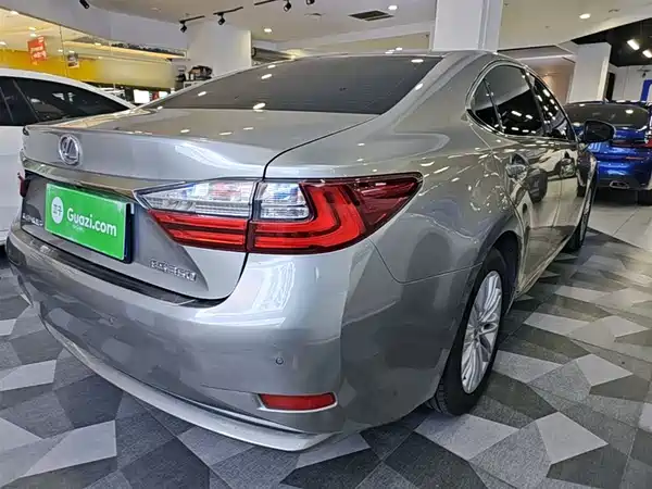 Lexus ES 2015