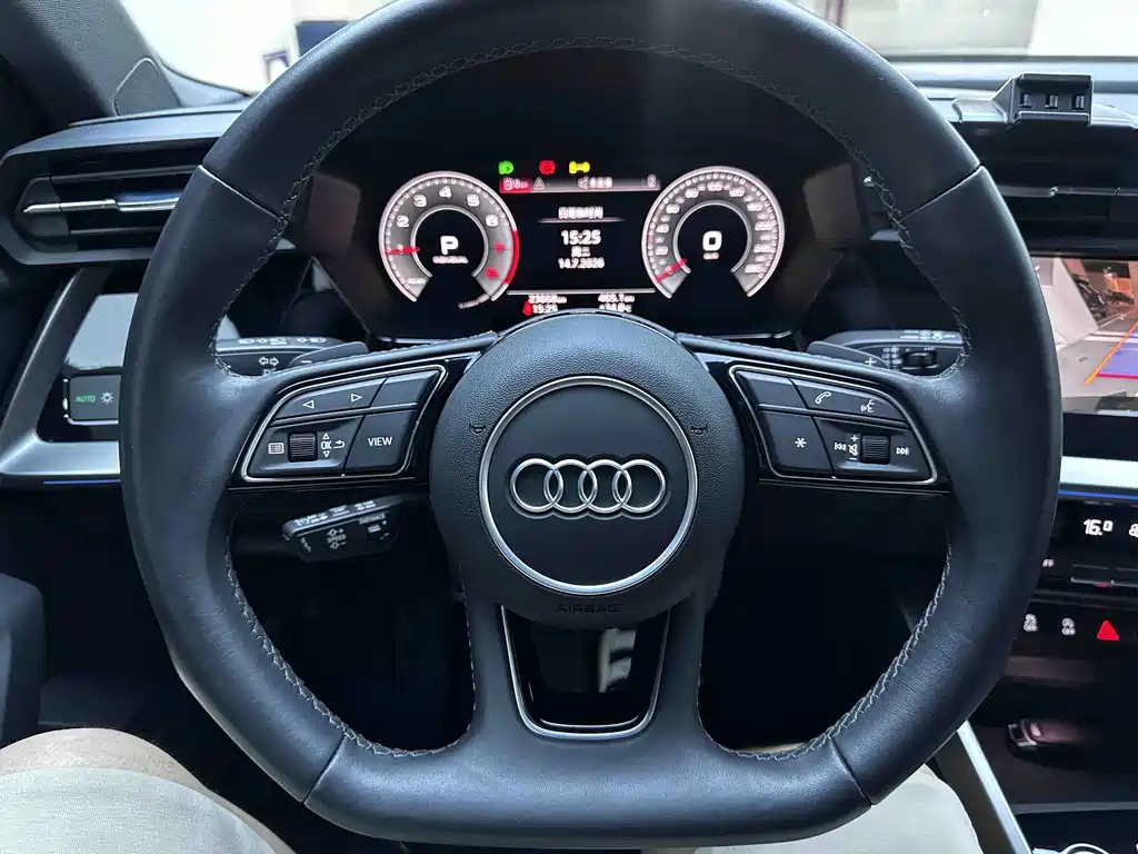 Audi A3 2023 — фото 11