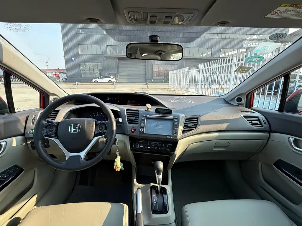 Honda Civic 2014 — фото 10