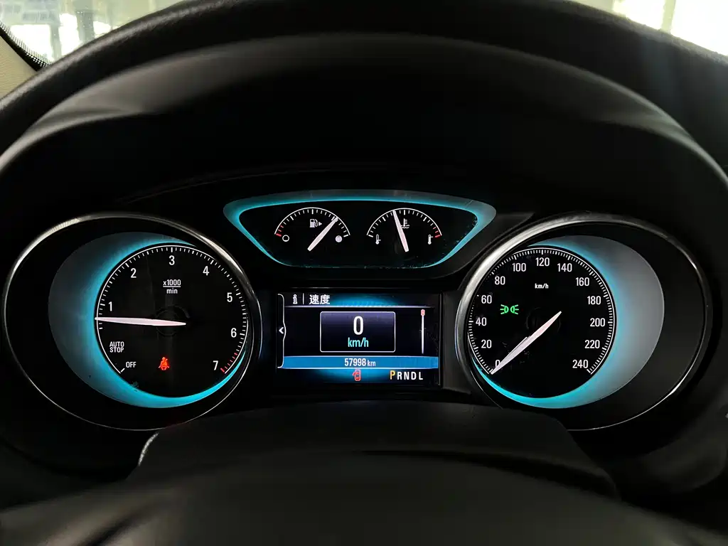 Buick Envision Plus 2017 — фото 10