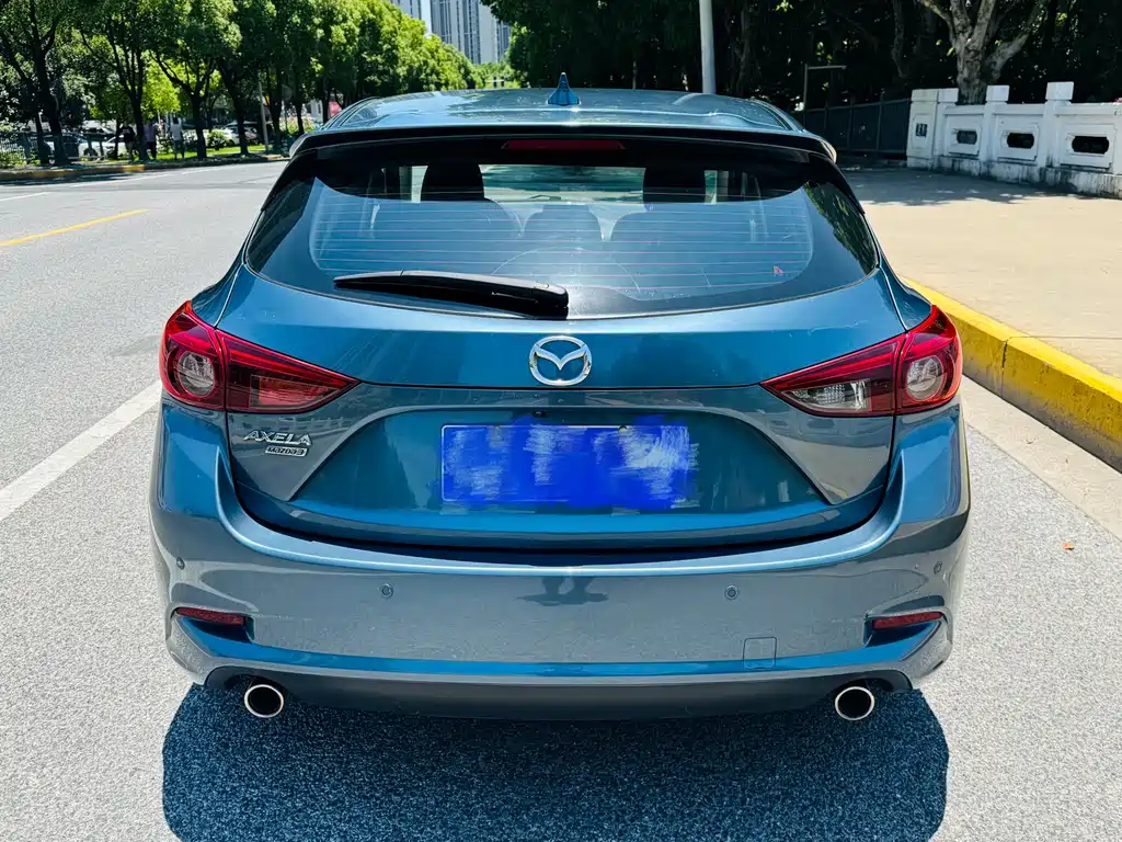 Mazda 3 Axela 2018 — фото 11