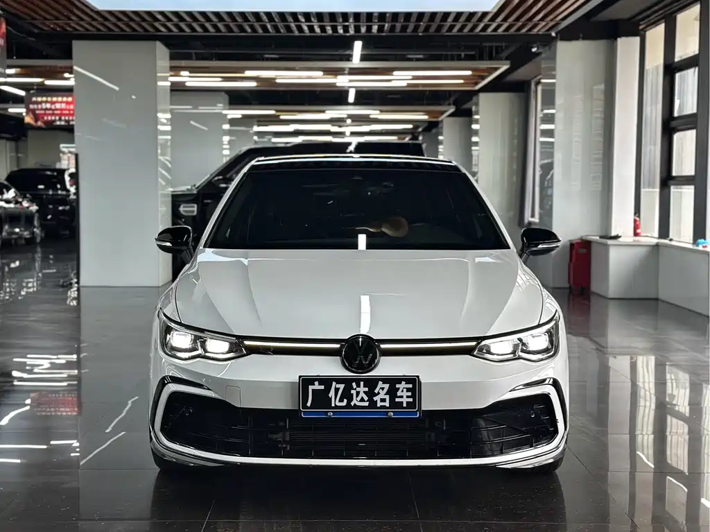 Volkswagen Golf 2024