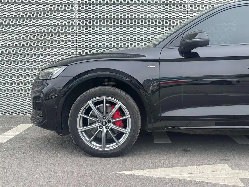 Audi Q5L 2024 — фото 4