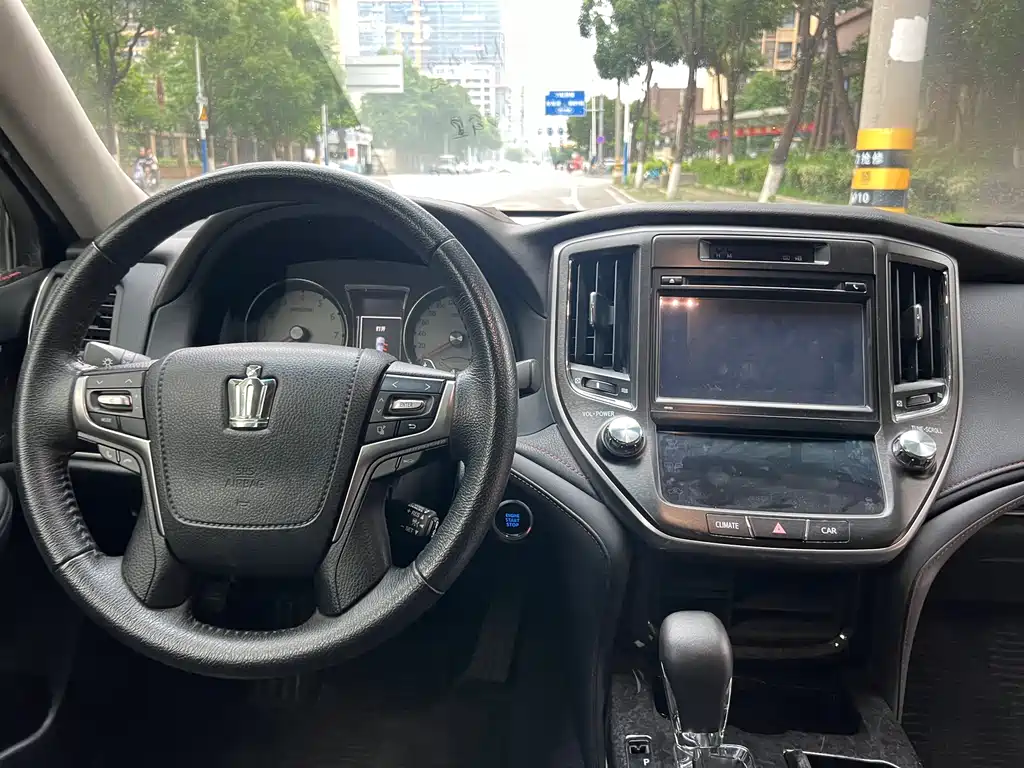 Toyota Crown 2019 — фото 26