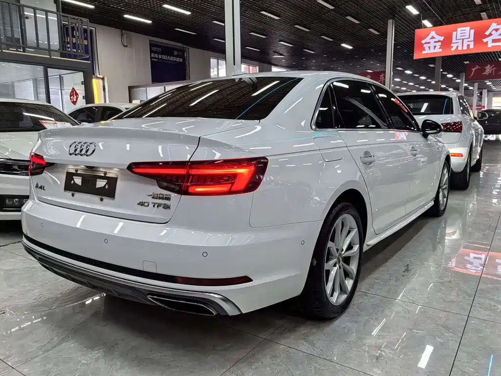 Audi A4L 2019