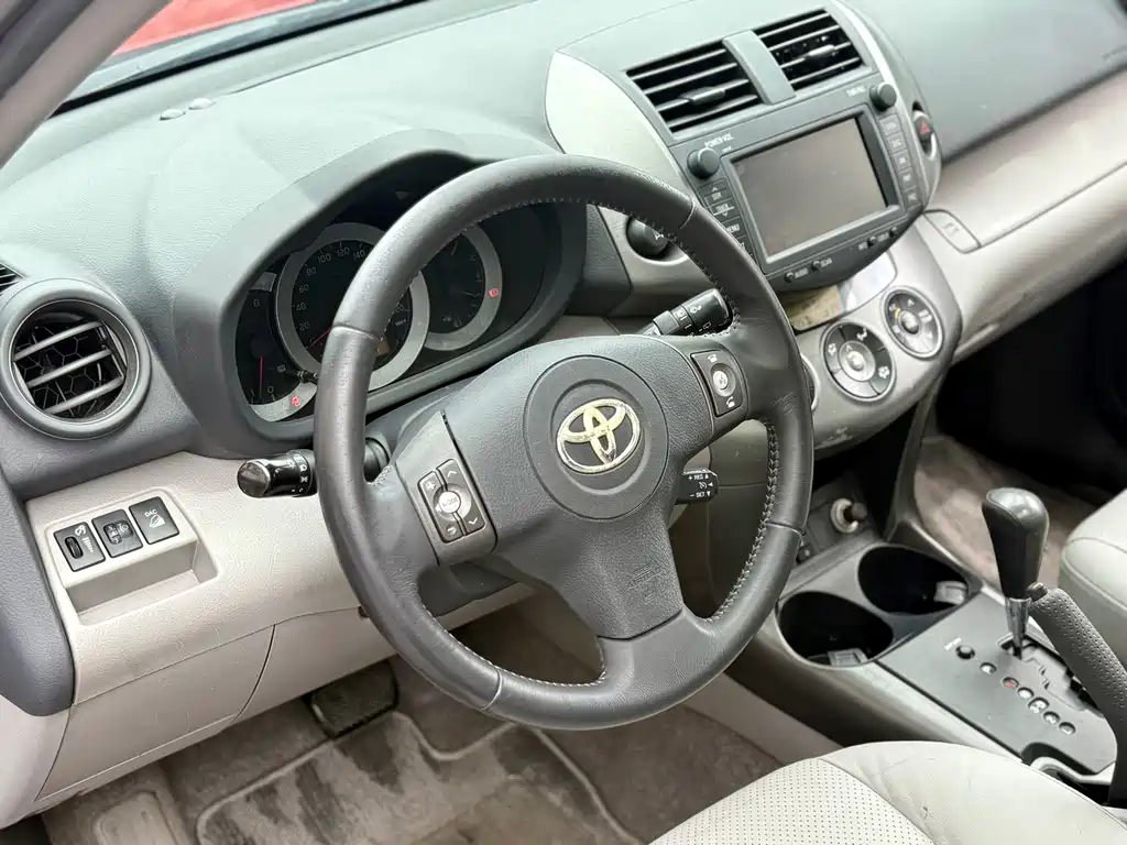 Toyota RAV4 2009 — фото 10