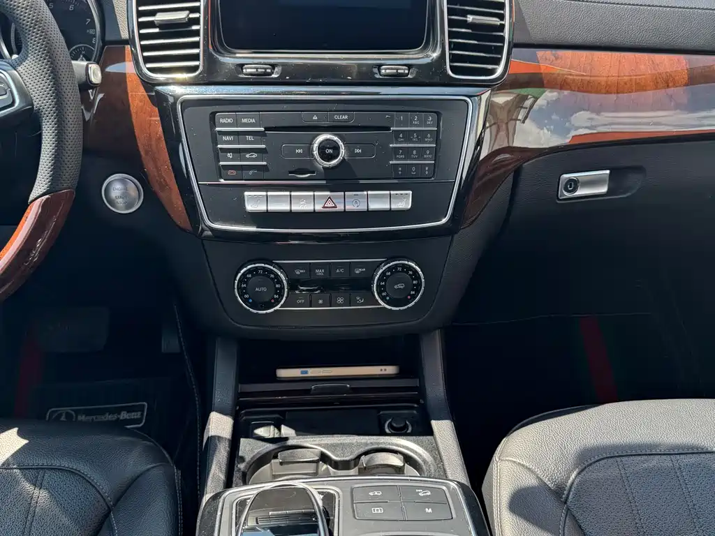 Mercedes-Benz GLS 2017 — фото 25