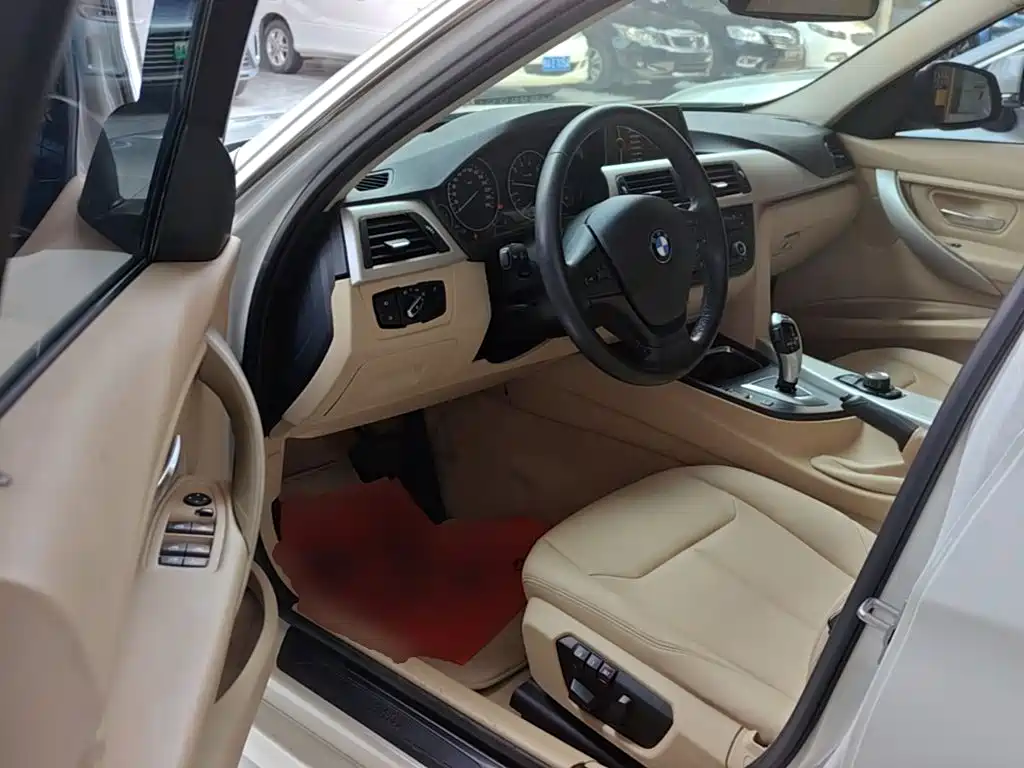 BMW 3 Series 2015 — фото 16