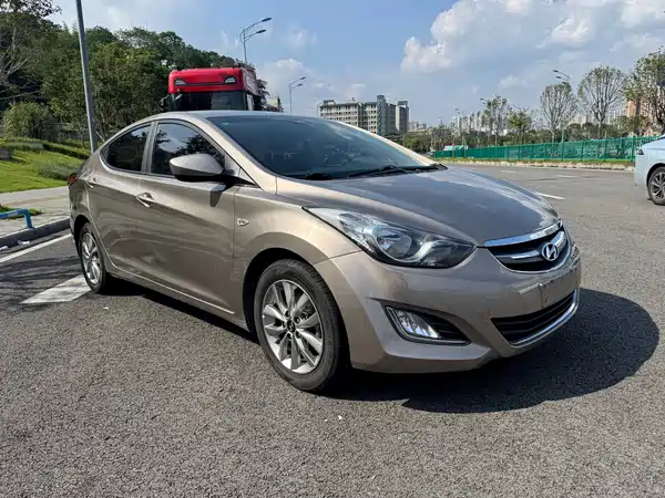 Hyundai Elantra Langdong 2015