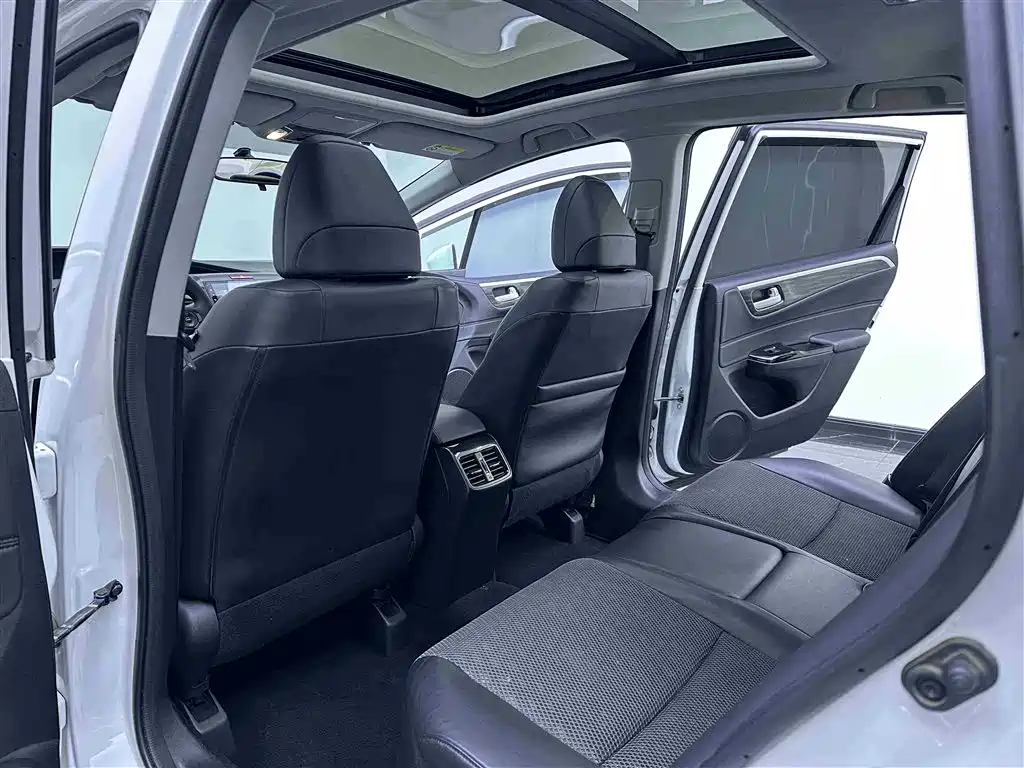 Honda Jade 2017 — фото 10
